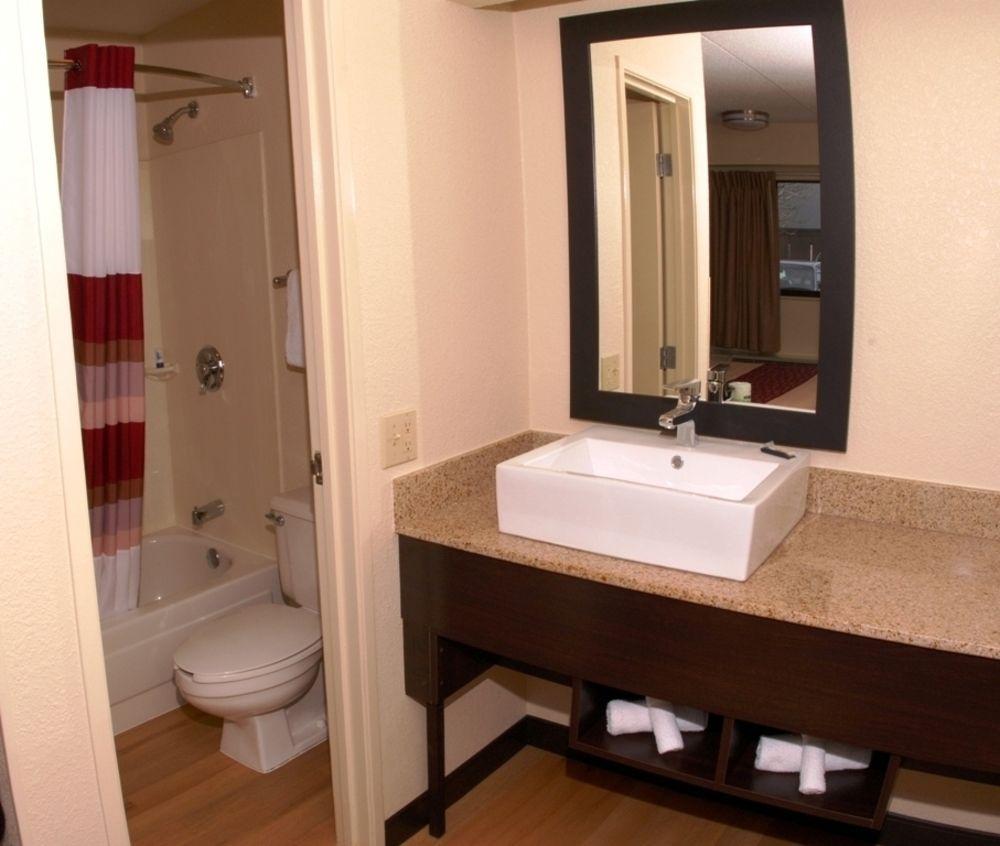 Red Roof Inn Plus+ Atlanta - Buckhead Druid Hills Екстериор снимка