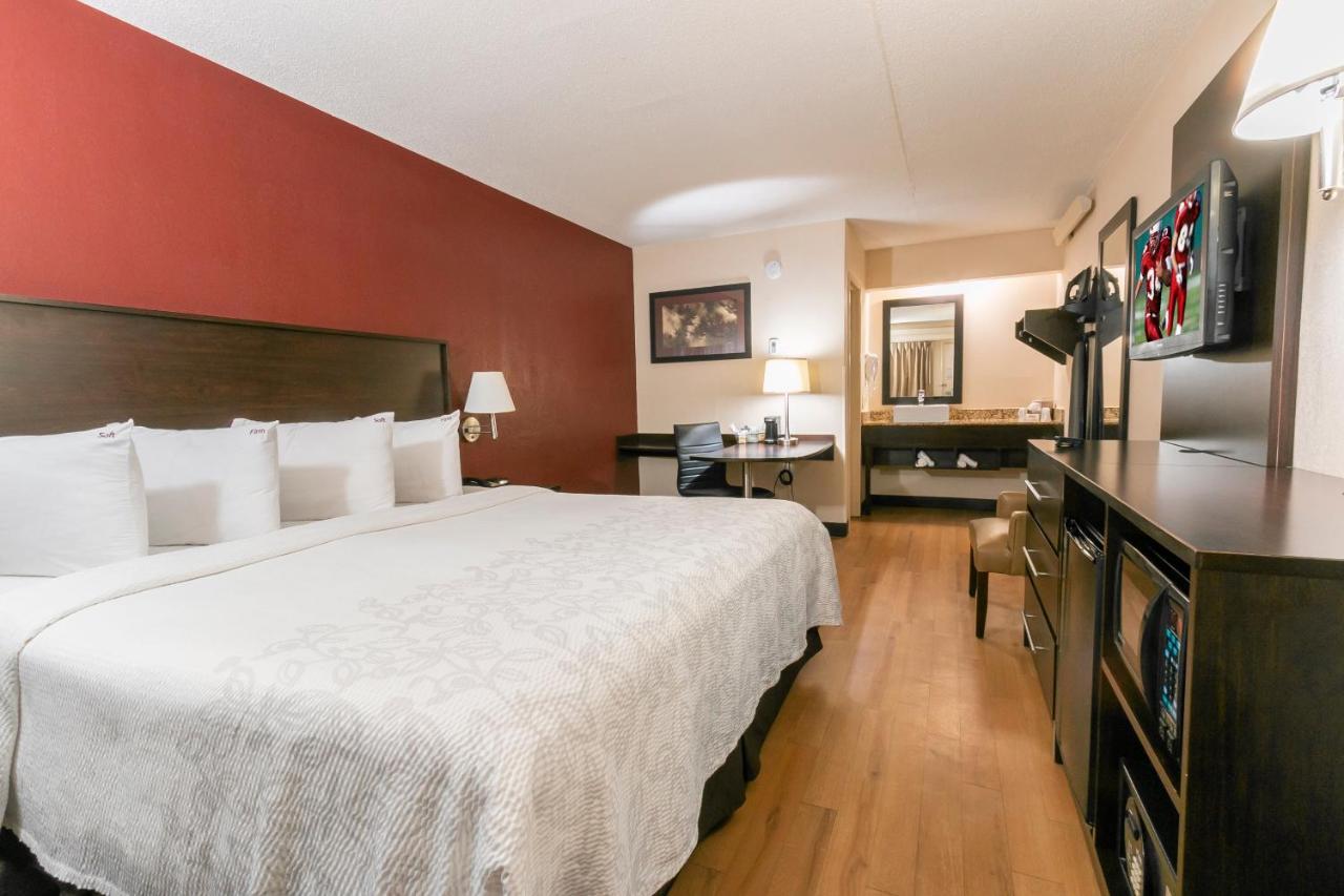 Red Roof Inn Plus+ Atlanta - Buckhead Druid Hills Екстериор снимка